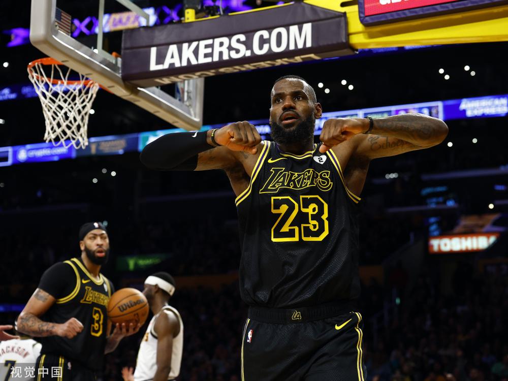 足的行列中 足的行列中