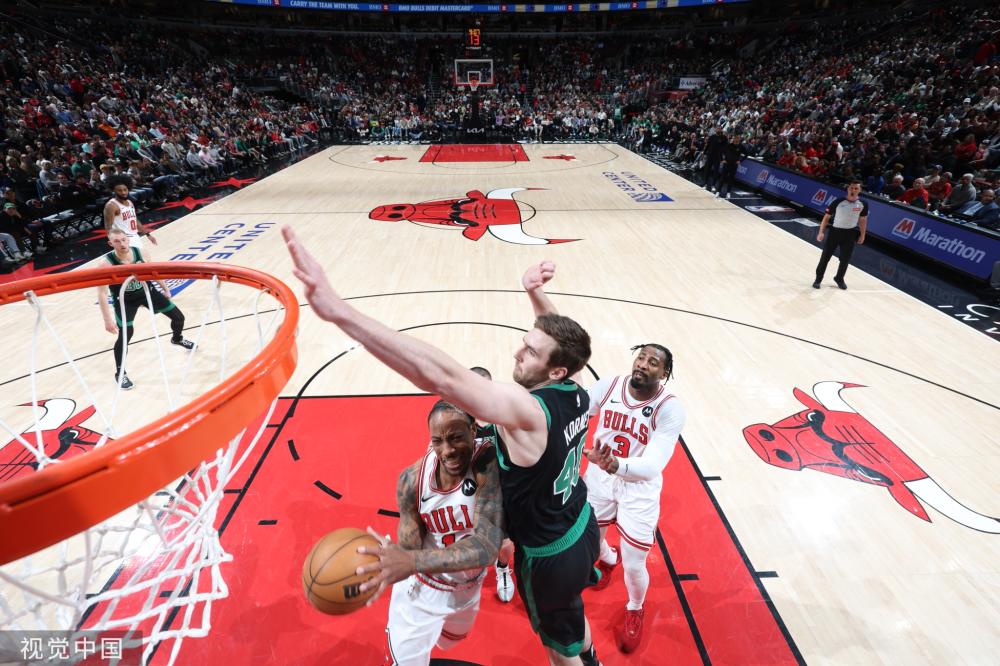 雪道中滑行 雪道中滑行