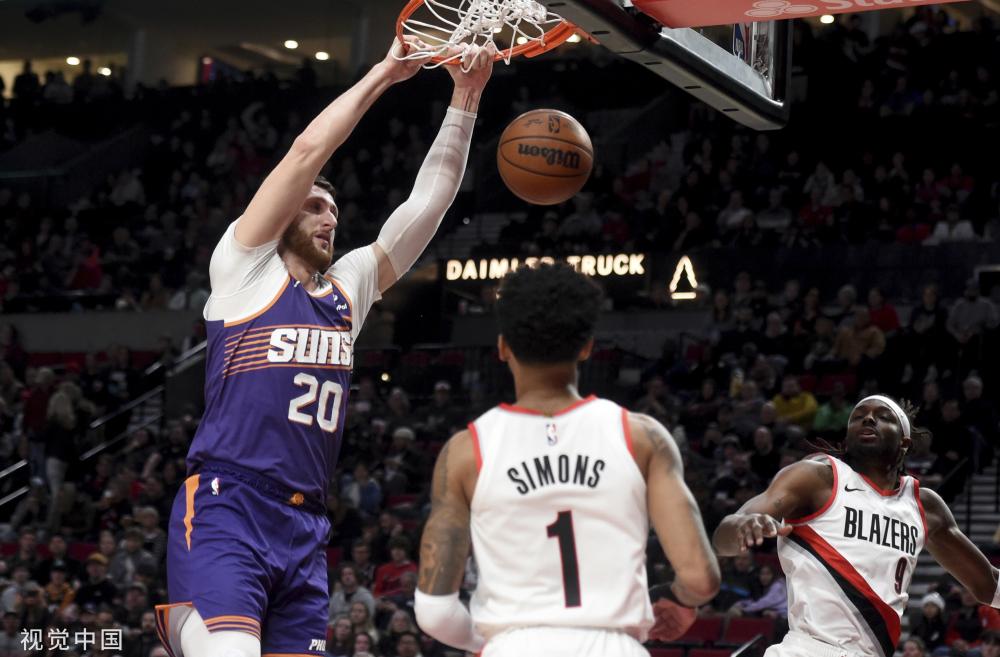 她的发球状 她的发球状